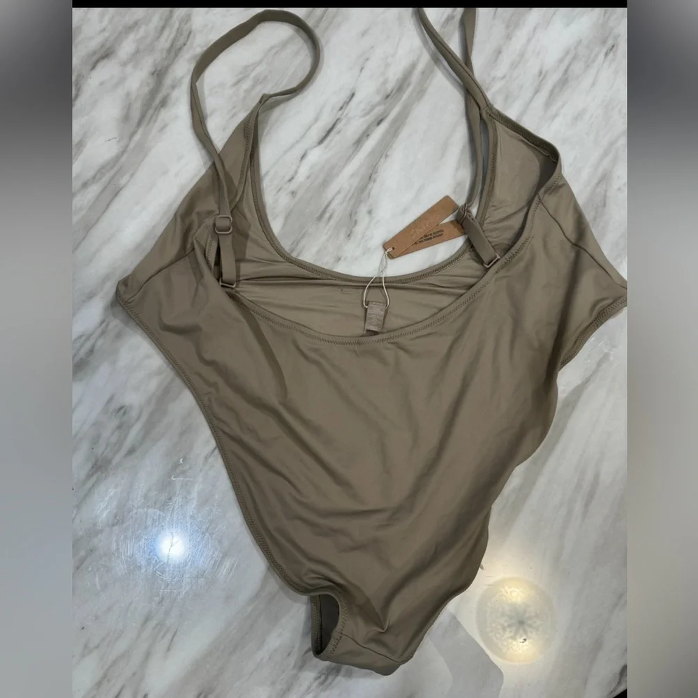 Skims swim cut out open bust one piece size 4x